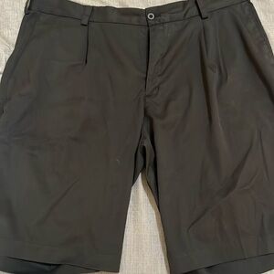 Nike golf shorts 38